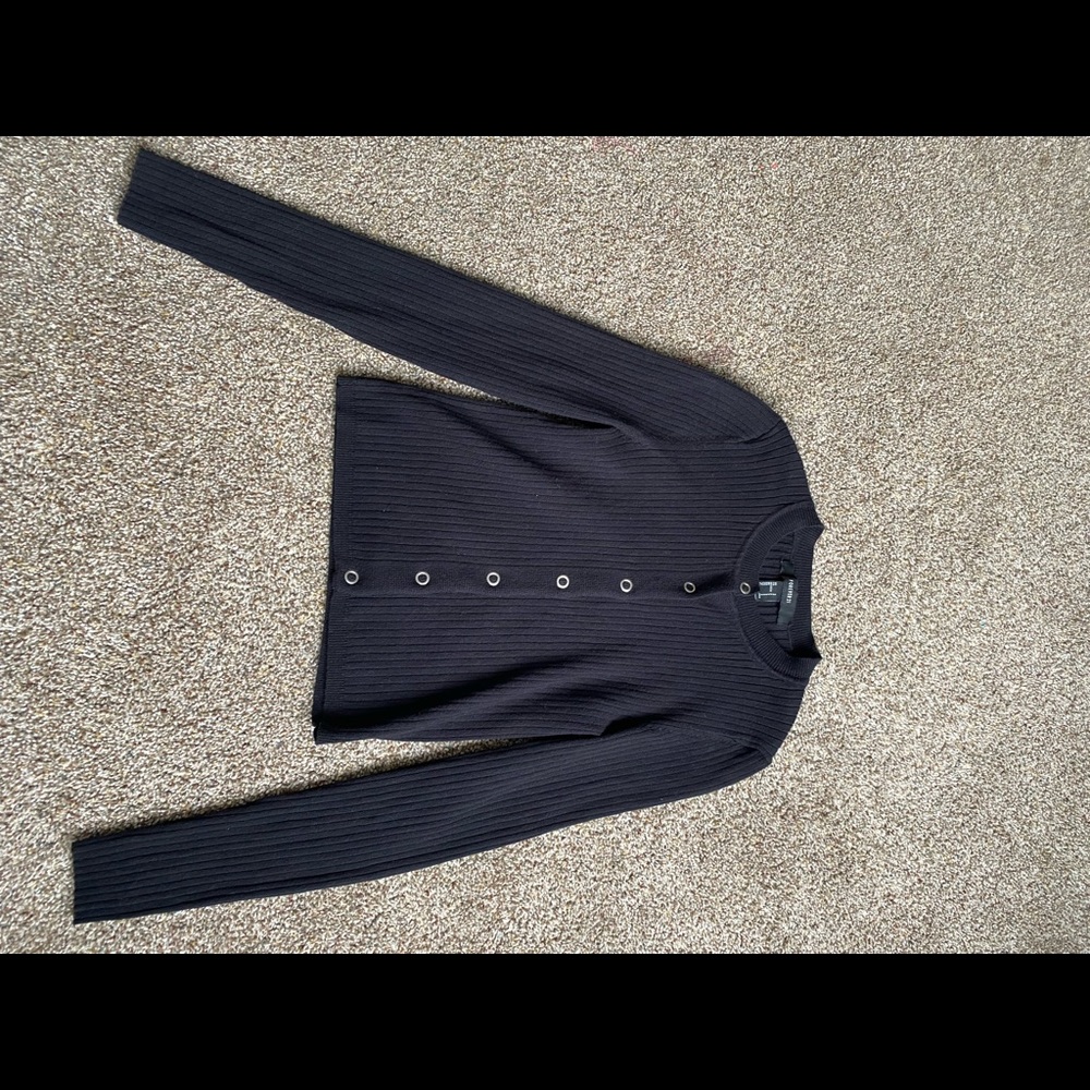 Forever 21 black button crop cardigan